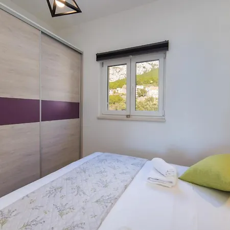 Maris شقة ماكارسكا