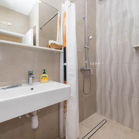 Apartment Maris Makarska