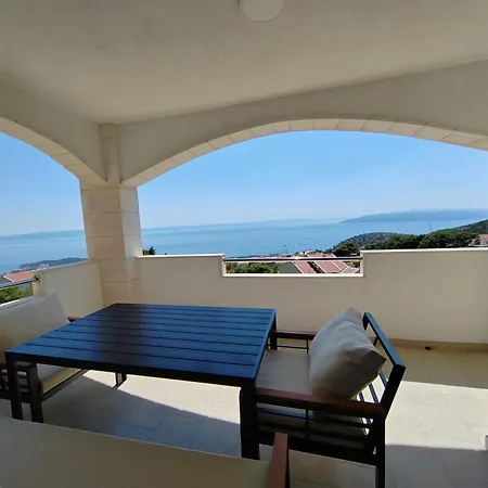 Apartament Maris *