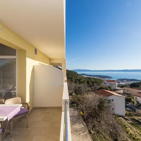 Apartament Maris *