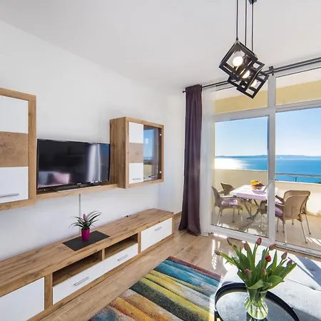 Apartament Maris *