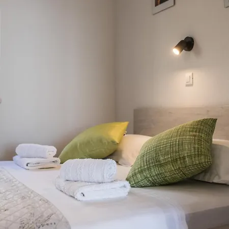 Apartament Maris *