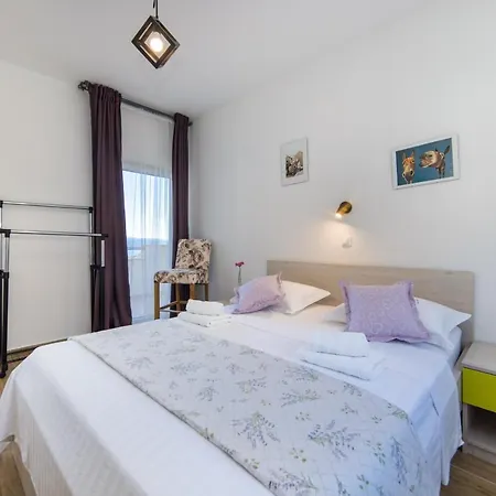 Apartament Maris *